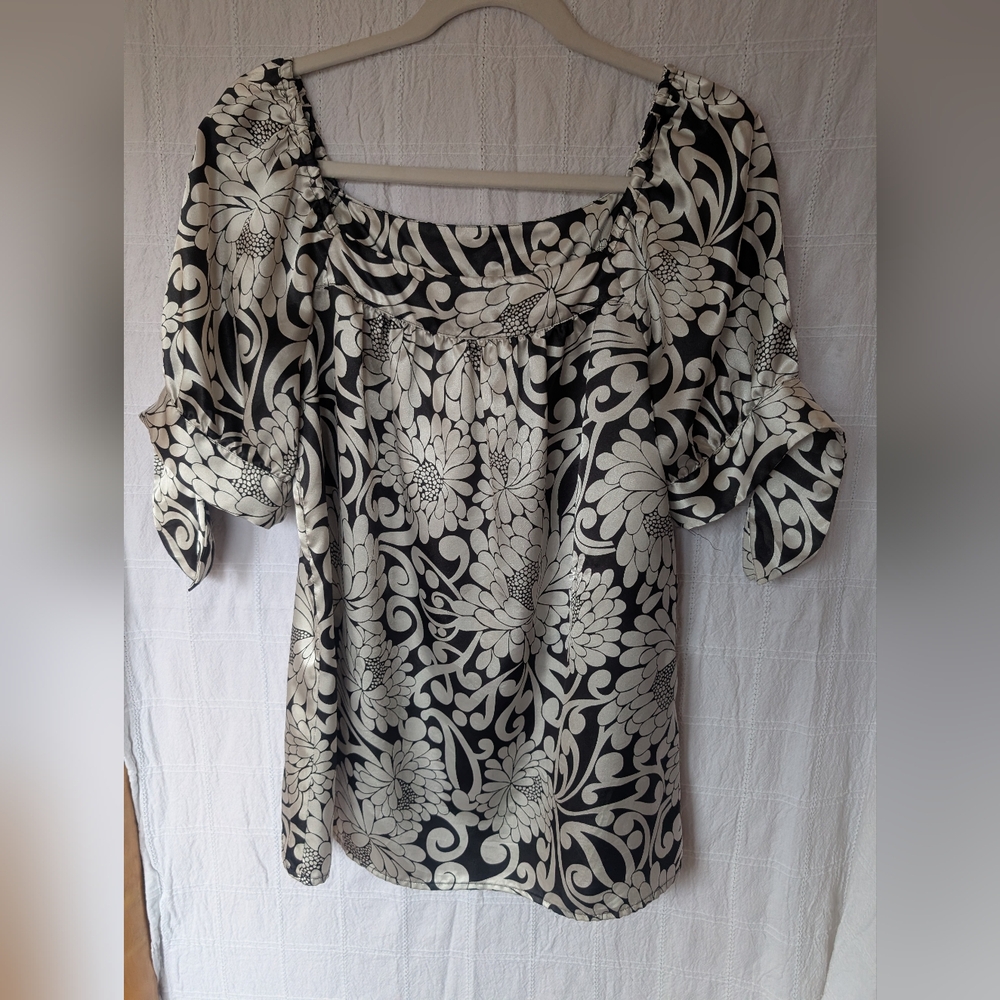 Allison Taylor Black and White Floral Blouse